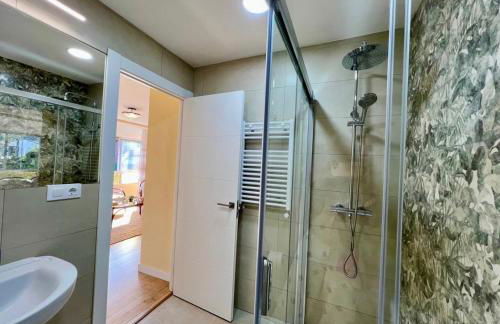 Villa privada con jardín &BBQ cerca de playas - Foto 30