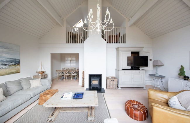 Superior House for 6 Near Beach w Parking Garden - Foto 46