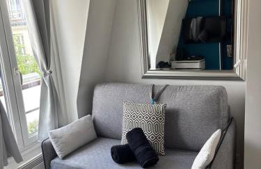 Paris 17ème - STUDIO compact 10m2 -110 sqf - coeur BATIGNOLLES - ideal SOLO traveler - Foto 1