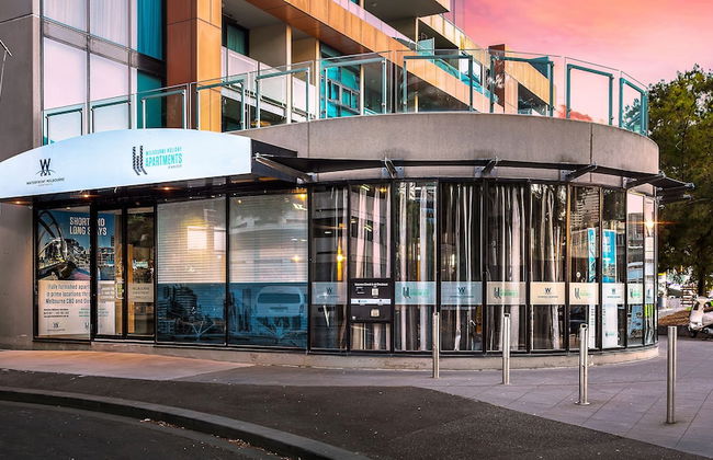 Waterfront Melbourne Apartments - Photo 3