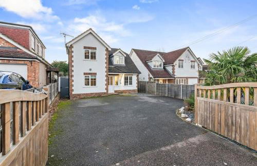 Long Stays, Contractors & Re-locators, 4BR House, Van Parking, Sleeps 8, Wi-Fi - Foto 2