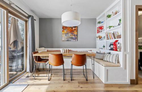 Perfectly Located 3 Bed 3.5 Bath Beautiful Townhome - Photo 5