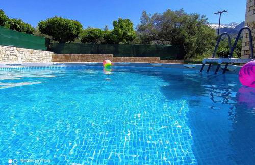 Traditional Villa in Pemonia - Foto 2