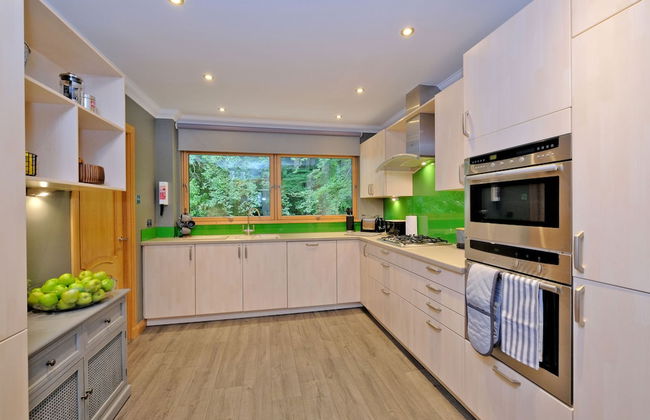 Enchanting Home With Furnished Balcony in Cults, Scotland - Foto 9