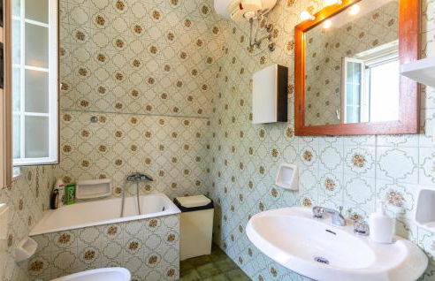 3 Bedroom Cozy Home In Noto - Foto 30