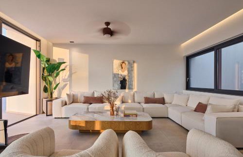 Gavras Exclusive Villas, with Infinity Pools, Spa Whirlpools & SeaViews, By ThinkVilla - Foto 47