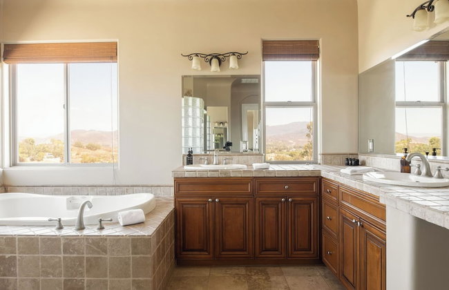 Sangiovese By Avantstay Spectacular Estate w/ Pool, Hot Tub & Putting Green - Photo 47