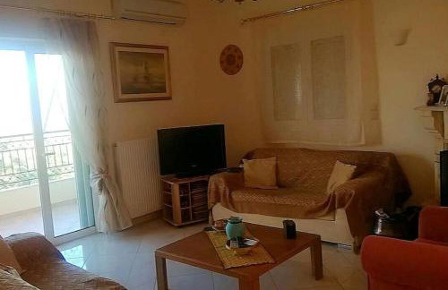 Μεζονέτα 5 υπνοδωμάτια, πλήρως εξοπλισμένη και με φορτιστή ηλεκτρικού αυτοκινήτου - Foto 15