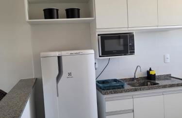 Apto com dois quartos com cama e ar - Foto 7