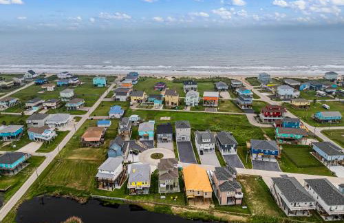 Relax And Sea NEW Luxury Canal-View Escape Gated Community Firepit and Decks - Foto 66