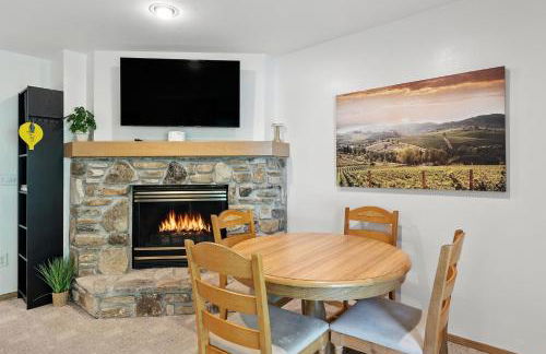 Relaxing Busy Bee C-7 by Simple Life Rentals - Foto 55