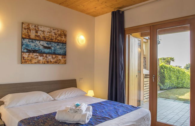 Blue Villa With Shared Pool and Private Garden Near Salò - Photo 2