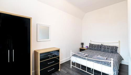 Colwyn Bay Two Bedroom Apartment by Guestz - Foto 2, wardrobe
