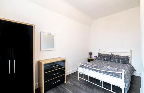 Colwyn Bay Two Bedroom Apartment by Guestz - Foto 2