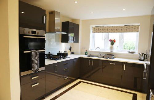 Spacious home with office and double driveway & FREE Wifi By ULTIMATE HOMES AWAY - Foto 15