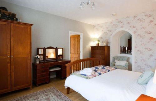 Red Pump Cottage - 3 bedroom, sleeps 6, private garden - Foto 31