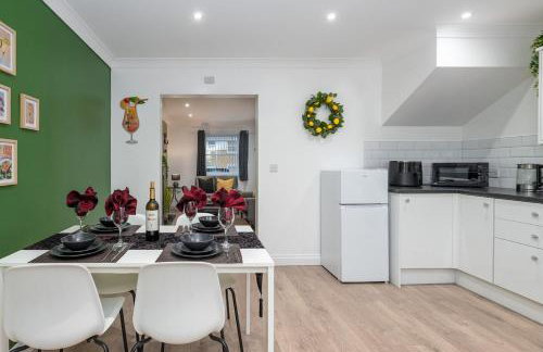 Modern 3BR Home - Designated Parking - Groups - Foto 14