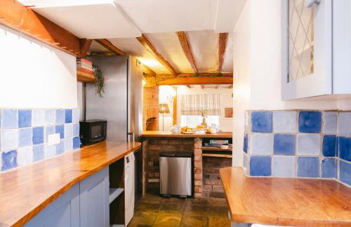 Family-Friendly Cotswolds Cottage with Log Burner, Garden, Sleeps 6 - Foto 4
