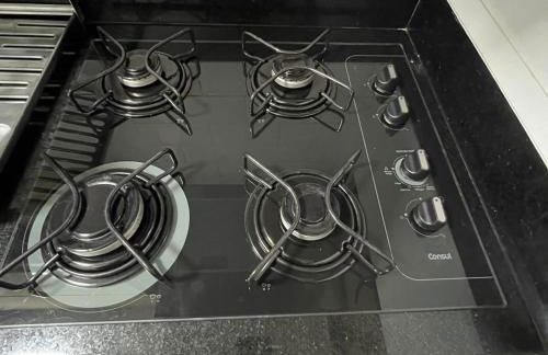 Apt perto da praia c vaga e arrumadeira e janelas anti ruídos - Foto 22