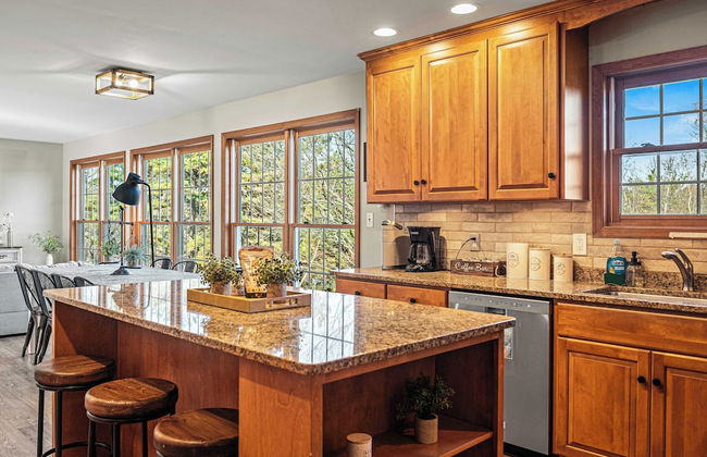 Laker's Pointe by Avantstay Lakefront Private Peninsula Hot Tub, Game Room - Foto 18