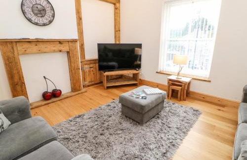 Flat Above 27 - Photo 5