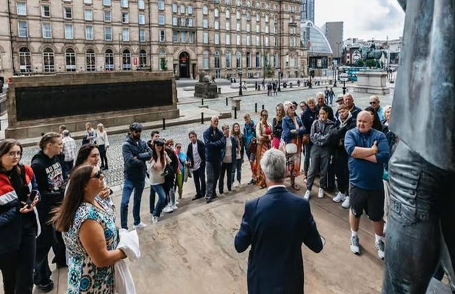Tour a pie de Peaky Blinders por el centro de Liverpool con pase de bus turístico de 48 h - Foto 5