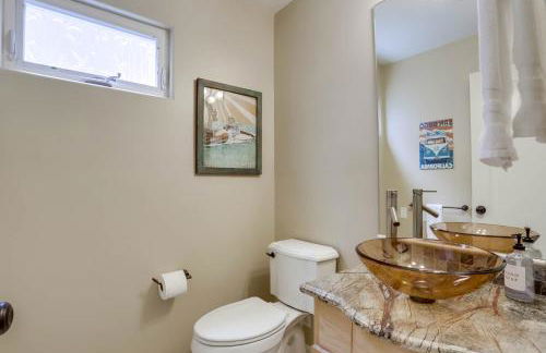 Stunning Ocean View Home w Rooftop Terrace, Firepit, Fast Wifi, AC & Parking! - Foto 15