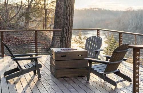 Exclusive Wooded Chalet w Magnificent River Views - Foto 43