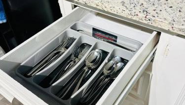 Golden Hour Getaway - Photo 4