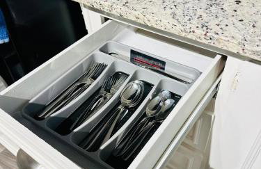 Golden Hour Getaway - Photo 4