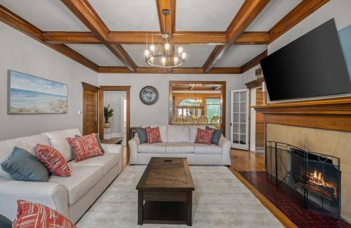 Entire Main level of Beautiful Historic Home - Foto 27