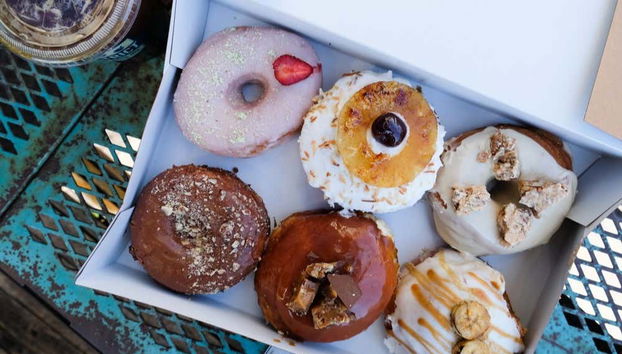 Boîte de délicieux donuts