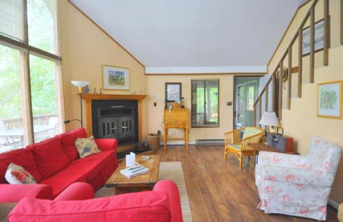 Treetop Cabin -- Pool Access - Fireplace - Grill - Screen Porch - Deck - Wifi - Golf Nearby - Foto 9