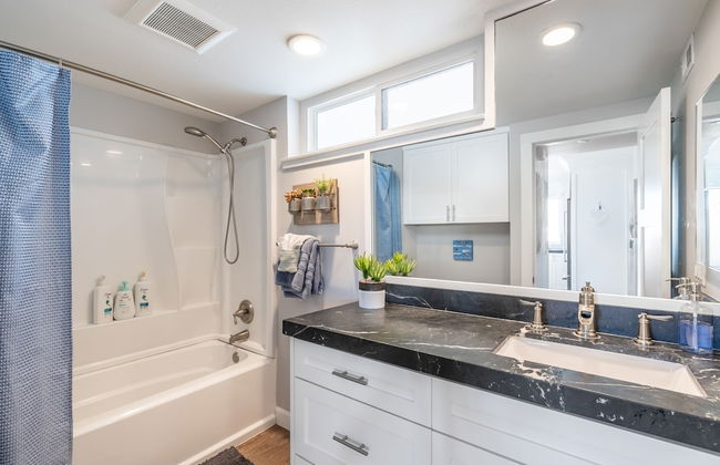 Ocean Breeze Buyout by Avantstay Steps to Beach - Photo 33