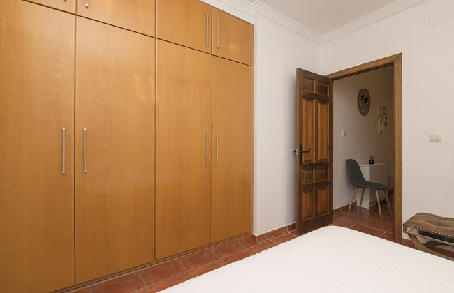 El Cortijo in La Linea de la Conception - Photo 21