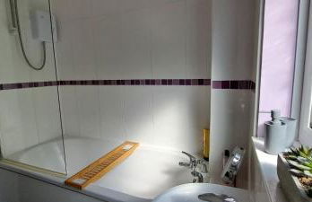 Charming 3 bed near A1 and central Peterborough - Photo 13