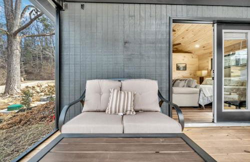 The Chalet At Greenbriar Creek - Pickleball Court, Creek, WIFI, Mountain Views, Starting at 79" - Photo 3