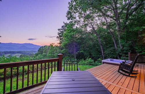 Chasing Sunsets: A Cozy 2-Bedroom Cabin in Smoky Mts with Stunning Mountain Views. - Foto 74