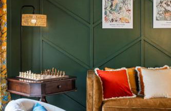 Chic Home with Large Private Yard! Hot Tub, Close To Downtown - Foto 31