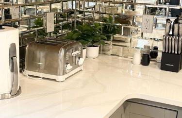 Bright, Cozy & Convenient - Minutes from UAB, Airport and Downtown Fun! - Foto 41