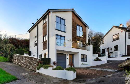 Finest Retreats - Lake View - Photo 1