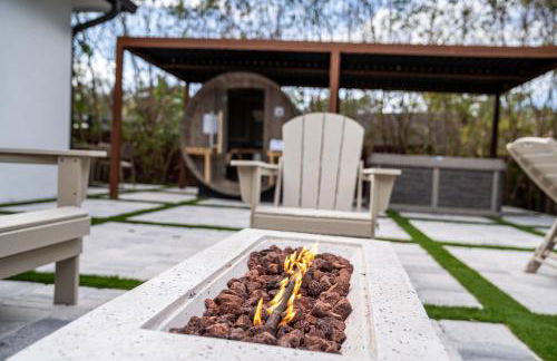 Velvet Bloom - Bubbling Spa Retreat with Sauna & Jacuzzi - Foto 16