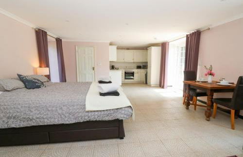 Garden Apartment - Photo 10