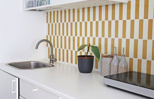 Bright Ground Floor Flat with Free Parking and Balcony Near Stoke Newington - Foto 17