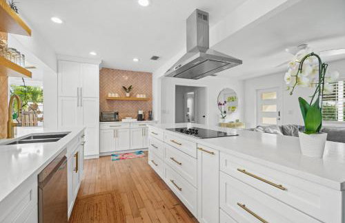 Sunny Vista by Rove Travel - Heated Pool & Firepit - Foto 5