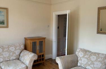 Large Traditional, Sleeps 8, 2 baths, Train, Tram, Pubs, Hucknall - Foto 6