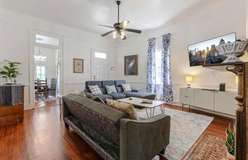 Uptown Spacious 4BD/3BA with Historic Charm - Foto 22