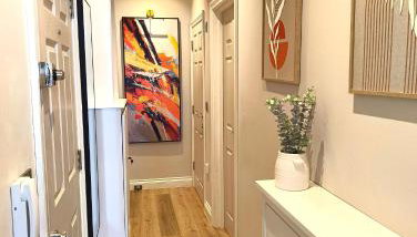 Stunning Apartment-6 Minute walk from Beach-Free Parking - Foto 5