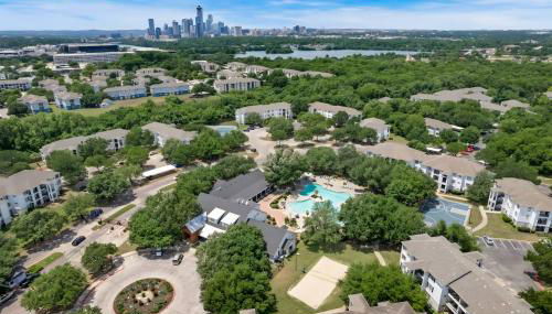 Courts & Pool - Sleeps 12 - Family Oasis - Photo 3