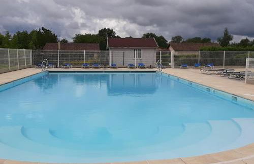 Villa in Les Forges with Golf & Pool Access - Foto 13